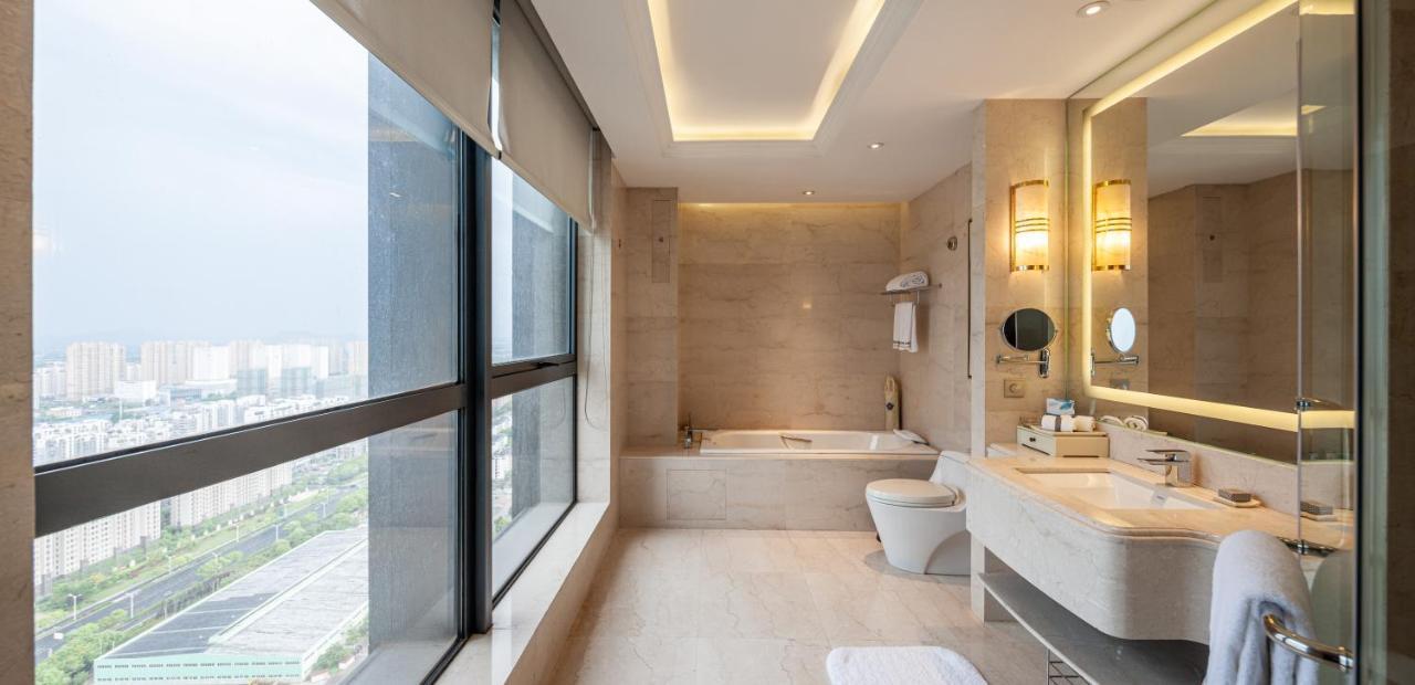Wyndham Grand Plaza Royale Changsheng Jiangyin Bagian luar foto