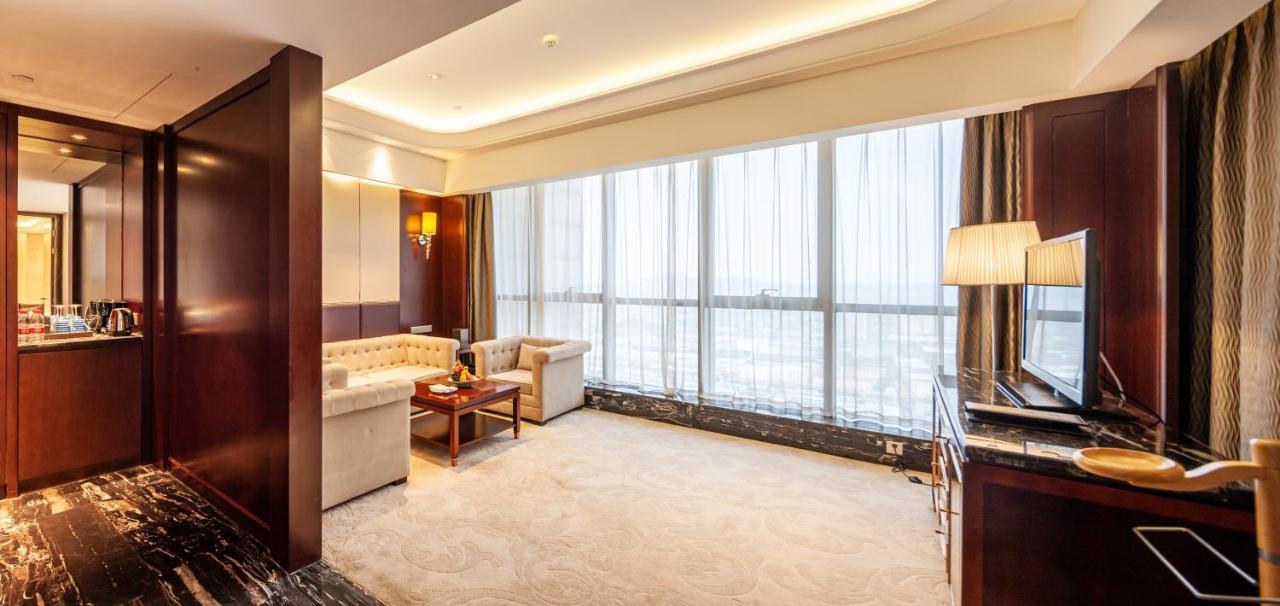 Wyndham Grand Plaza Royale Changsheng Jiangyin Hotel Bagian luar foto