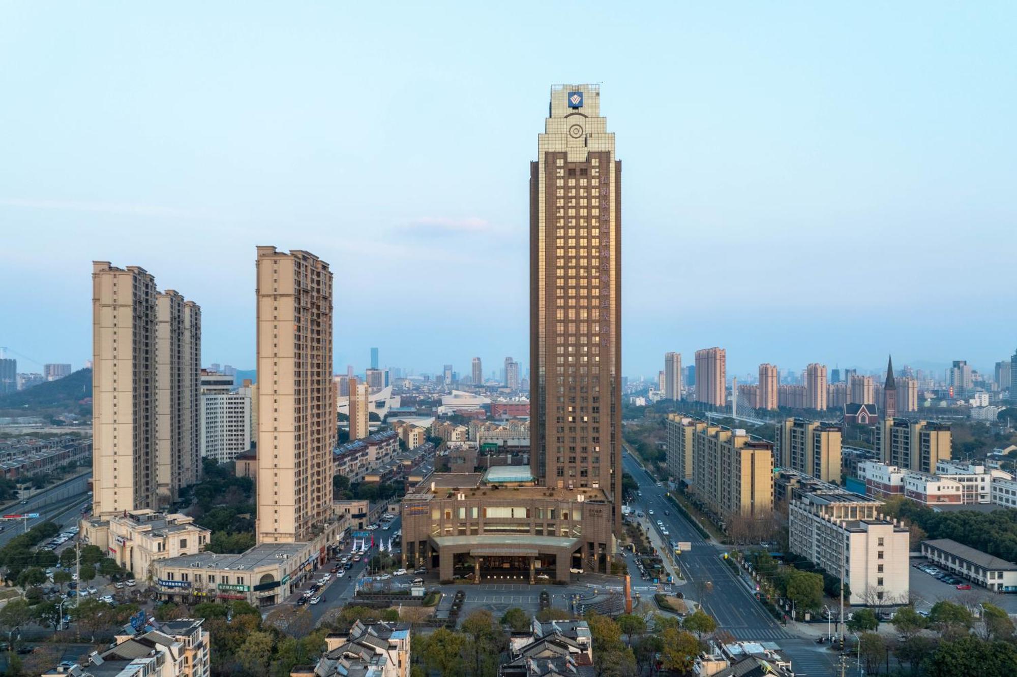 Wyndham Grand Plaza Royale Changsheng Jiangyin Hotel Bagian luar foto