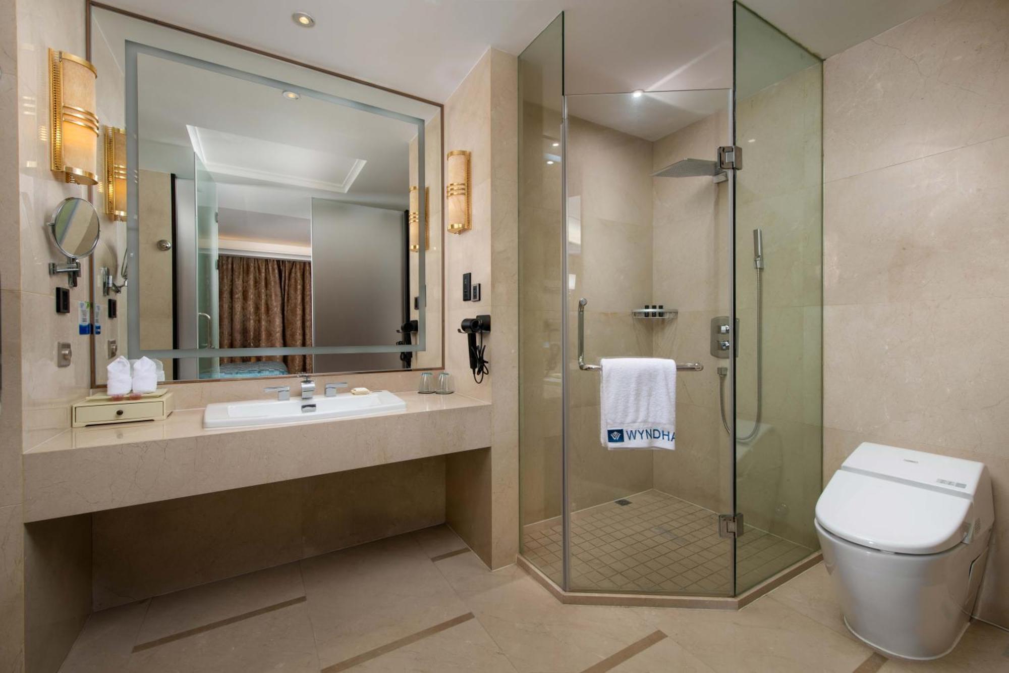 Wyndham Grand Plaza Royale Changsheng Jiangyin Bagian luar foto