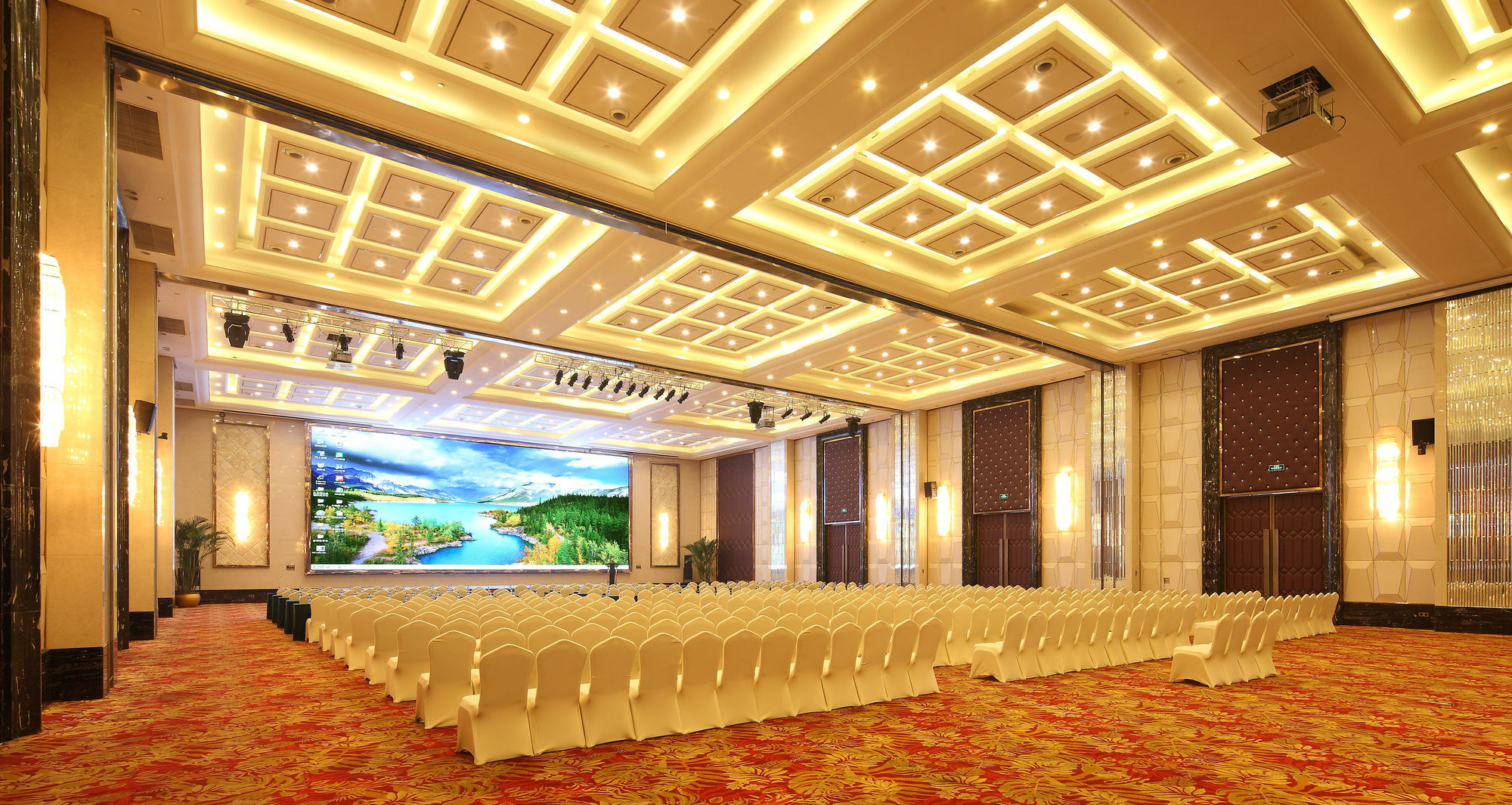 Wyndham Grand Plaza Royale Changsheng Jiangyin Hotel Bagian luar foto